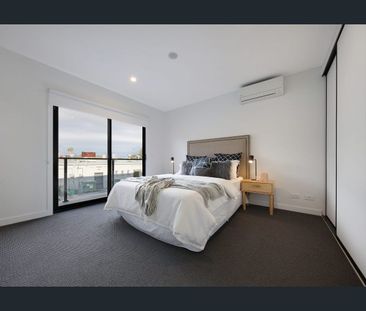 Light and Bright Apartment in Great Location! - Photo 2