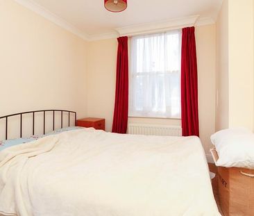 2 bedroom ground floor flat to rent - Photo 3