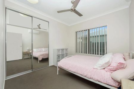 Dive Into Luxury Living - Photo 4