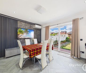 4 bedroom detached house to rent - Photo 3