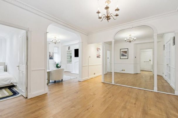 4 bedroom flat to rent - Photo 1