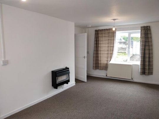 3 bedroom House To Let - Photo 1