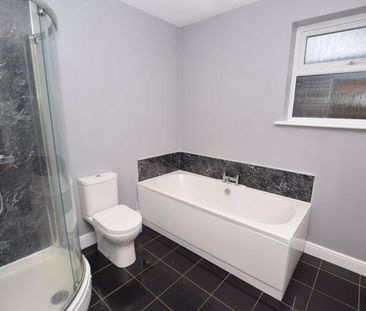 4 bedroom semi-detached bungalow to rent - Photo 6