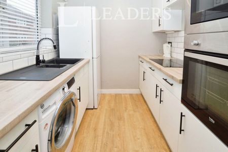 2 bedroom house to rent Alexandra Drive, Wivenhoe, Colchester, CO7 - Photo 3