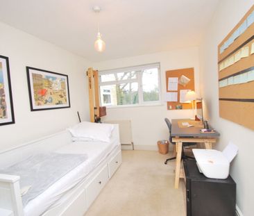 Grosvenor Bridge Road, BATH - Photo 1