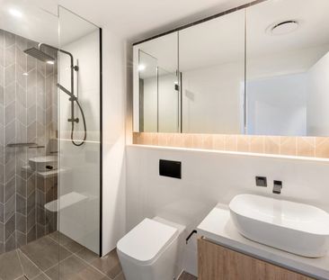 Luxury Living - Highly sought after Apartment on the Gold Coast! - Photo 5