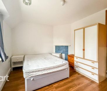 1 bedroom in a house share to rent - Photo 3