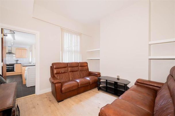 30 Tates Avenue , Belfast, Belfast, BT9 7BY - Photo 1