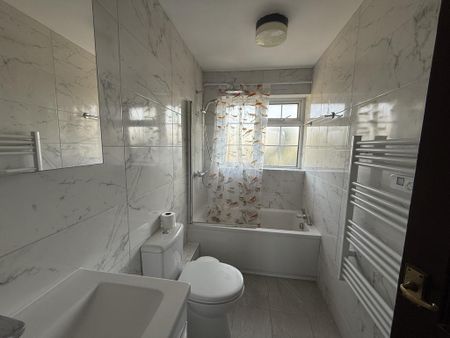 1 bedroom in a house share to rent - Photo 5