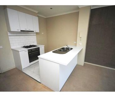 802 148 Wells Street - Photo 3