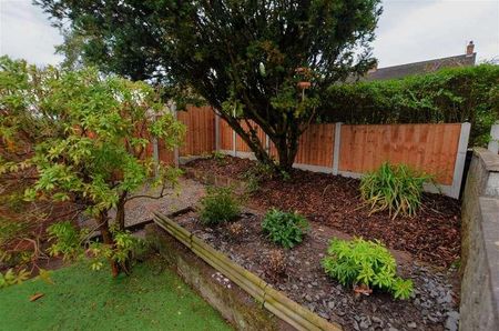 Pembroke Drive, Westlands, Newcastle, ST5 - Photo 5