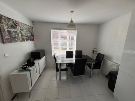 The Farrows, Maidstone - Photo 2