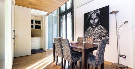 Luxurious 2 Beds Apartment with views on a square of the Gothic Quarter - Photo 3