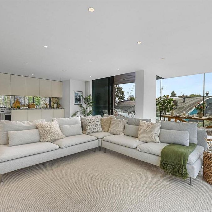 3 bedroom apartment to rent - Photo 1