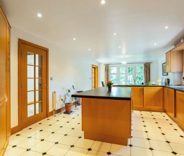 3 bedroom apartment to rent - Photo 2