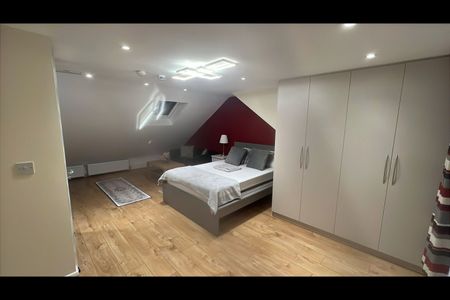 Room in a Shared House, Kinfauns Road, IG3 - Photo 3