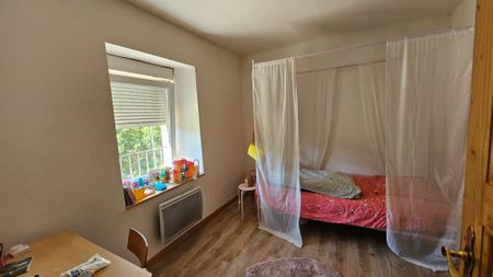 Location Appartement 4 pièces 80m² - Photo 4