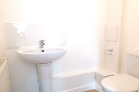 2 bedroom apartment to rent - Photo 5