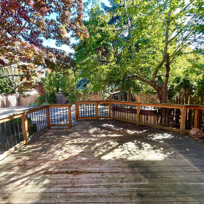 For Lease - 1369 Mapleridge Crescent, Oakville, Ontario - Photo 1