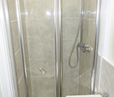 6 bedroom House To Let - Photo 5