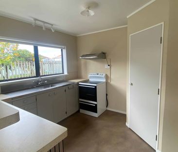 Spacious 2-Bedroom Flat - Ideal for a Small Family - Photo 4