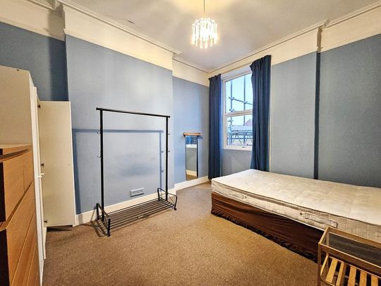 3 bedroom flat to rent - Photo 1