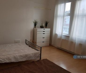 5 bedroom terraced house to rent - Photo 4