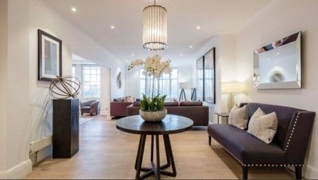 4 bedroom mews to rent - Photo 1