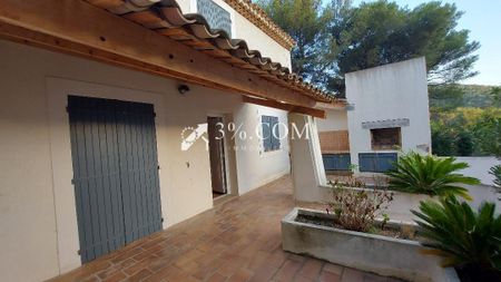 3%.COM : MARSEILLE 13009 LOCATION BELLE VILLA T4 AVEC CHEMINEE ET GARAGE PROCHE LUMINY - Photo 3