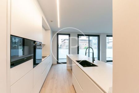 Luxury Flat for rent in Barcelona, Spain - Photo 4