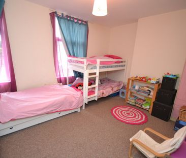 3 bed Mid Terraced House for Rent - Photo 4