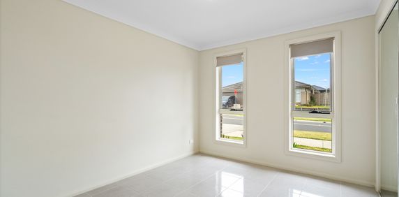 25A Ducros Street, Oran Park NSW 2570 - House For Rent | Domain - Photo 2