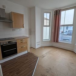 Folkestone Road, CT17 9SJ, Dover - Photo 2