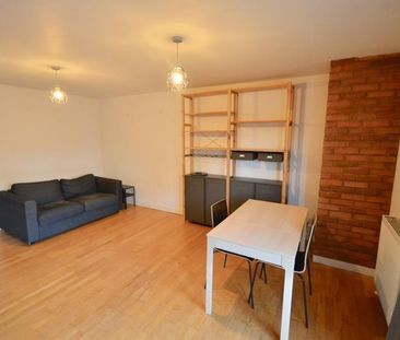 2 bedroom flat to rent - Photo 2