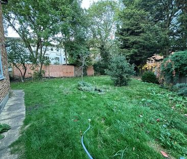 3 Bed Detached House, Addison Road, SE25 - Photo 5