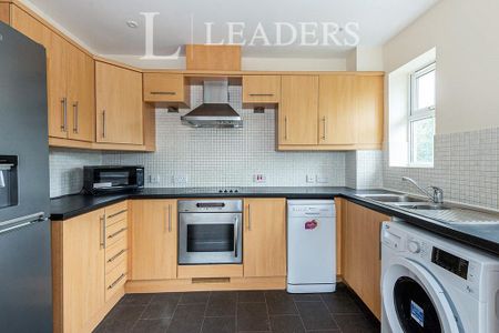 2 bedroom flat to rent - Photo 5