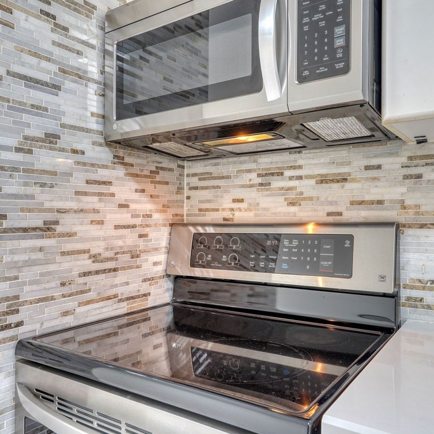For Lease - 1250 Mississauga Valley Boulevard Unit# 182, Mississauga, Ontario - Photo 1