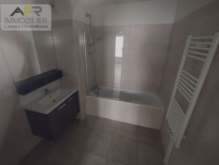 Location Appartement 3 pièces 61m² - Photo 3