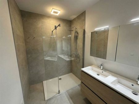 Appartement met twee slaapkamers, parking en berging - Photo 4