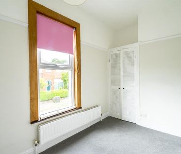 2 bedroom end of terrace house to rent - Photo 3