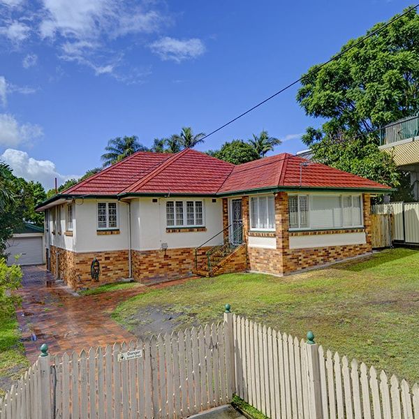 207 Chatsworth Road,COORPAROO - Photo 1