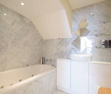 FLAT 6, 56 Queensborough Terrace Room 2 - Photo 6