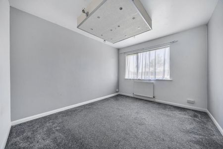 4 bedroom bungalow to rent - Photo 2