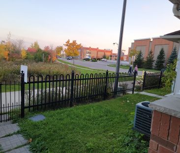 For Lease - 3045 Gladeside Avenue Unit# 2, Oakville, Ontario - Photo 3