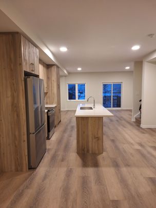 For Lease - 9 Art Leech Drive, Richmond Hill, Ontario - Photo 1