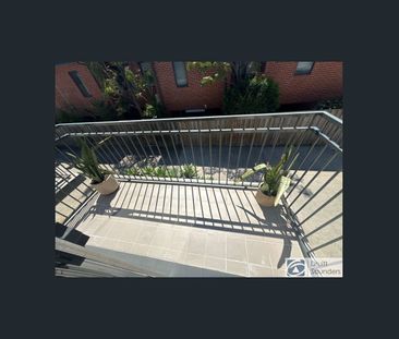 MODERN 3 X 1 TOWNHOUSE IN SECURE COMPLEX HOME OPEN THURSDAY 19 FEBR... - Photo 6