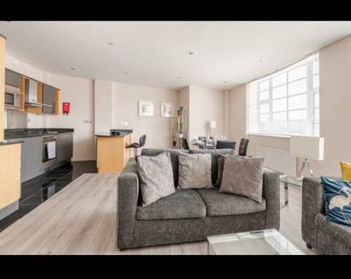 2 Bed Flat, Princes House, BN1 - Photo 1