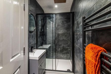 2 bedroom apartment to rent - Photo 4