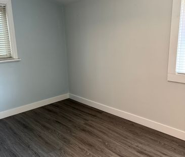 For Lease - 49 Sanford Street, Barrie, Ontario - Photo 4