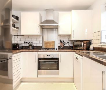 3 bedroom semi-detached house to rent - Photo 5